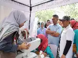 Impulsando un estilo de vida saludable, el gobernador de Banten invita a los ciudadanos a optimizar los servicios de chequeo médico gratuito