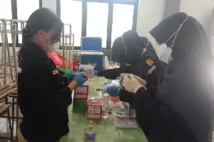 Напередодні старту безкоштовних медичних оглядів МОЗ перевіряє екологічну безпеку ісламської школи-інтернату Tebuireng