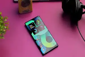 Evolución de los Smartphones de Gama Alta en 2026: Dominio de la IA, Fotografía Computacional e Innovación en Baterías