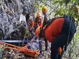 El equipo conjunto de SAR evacua a 6 estudiantes de KKN de la Unhas de la empinada ruta del monte Goa Kalibbong Alloa