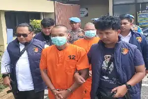 Fiesta trágica en Kotim: El consumo de alcohol desencadena un ataque con arma blanca