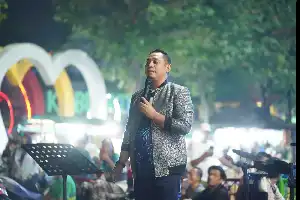 Para impulsar las mipymes, el gobierno de la regencia de Bekasi presenta entretenimiento de música en vivo todos los fines de semana en el estadio Wibawa Mukti