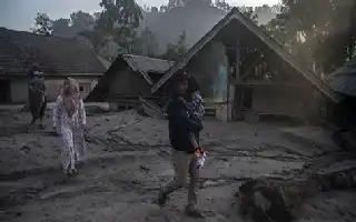 Mount Semeru Erupts Again, Residents Urged to Beware of Pyroclastic Flow Threat