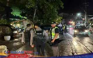 Garantizando la seguridad de los turistas, la policía de Badung intensifica las patrullas nocturnas en la zona de Canggu