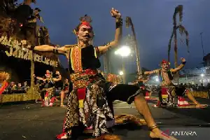 Satu Perempat Abad Festival Lima Gunung: Menggugat Kesombongan Intelektual dari Lereng Merbabu