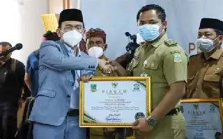 El Gobierno de la Regencia de Bekasi gana el premio Warta Kota Awards 2026 por su dedicación al sector de la salud