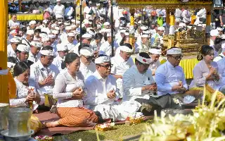 Strengthening Sradha Bhakti, Denpasar City Government Holds Bhakti Penganyar at Pura Mandhara Giri Semeru Agung