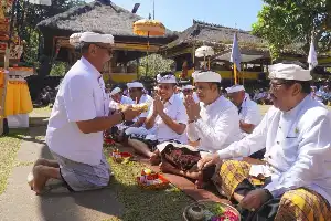 Jembrana Regency Government Holds Bhakti Penganyar Ritual at Pura Mandara Giri Semeru Agung