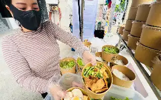 Tendencias en el negocio de la comida callejera: Emprender un negocio de fideos de arroz con salsa de soya en Ho Chi Minh apoyado en la tecnología