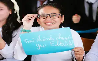 Por el sueño de la tecnología educativa, destacada estudiante recorre 2.000 km hacia Hanói