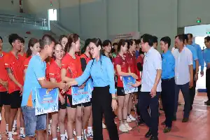 Revitalizando la cultura deportiva de los trabajadores en Tay Ninh en pro de la productividad y la solidaridad