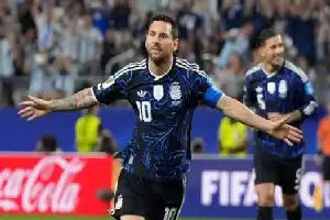 Piala Dunia 2026: FIFA Restui Jersi Klasik Argentina Kontra Inggris, Romero dan Paredes Siap Tempur