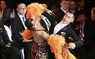 Dominio de los atletas de danza vietnamitas: La pareja Anh Minh-Truong Xuan consigue dos oros en el Campeonato de Asia