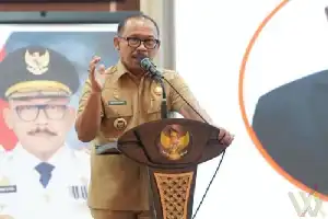 Governor Suhardi Duka Emphasizes Health Facilities in West Sulawesi Must Serve Patients Without Discrimination