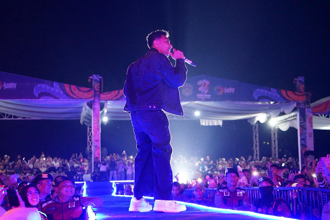 Kemeriahan HUT ke-23 Luwu Timur: Penampilan Juan Reza Pukau Ribuan Warga di Lapangan Pendidikan
