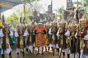 Strengthening Spirituality, Denpasar City Government Holds Bhakti Penganyar at Mandhara Giri Semeru Agung Temple