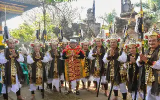 Strengthening Spirituality, Denpasar City Government Holds Bhakti Penganyar at Mandhara Giri Semeru Agung Temple