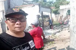 Collective Spirit of Gunung Putri Residents in Decent Housing Renovation Program