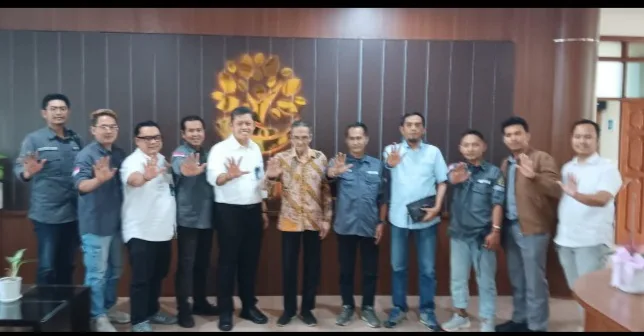 Dorong Ekonomi Desa Hutan, Gema PS dan Perhutani Bahas Kerja Sama Kelola Getah Pinus di Garut