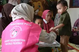 Pertamina Hulu Indonesia fortalece la salud materno-infantil y la educación costera en Kalimantan