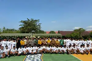 Colaboración intersectorial: PSS Sleman organiza una clínica de entrenamiento de fútbol sala para estudiantes de Berau