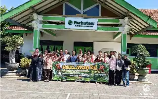 Promoting Conservation Awareness, Perhutani Probolinggo Dispatches Saka Wanabakti to Explore Mount Buthak