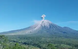 Volcanic Activity Increases: Mount Semeru Erupts Six Times