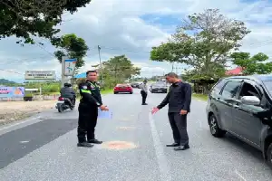 Choque frontal en la carretera Padang-Solok deja tres conductores hospitalizados