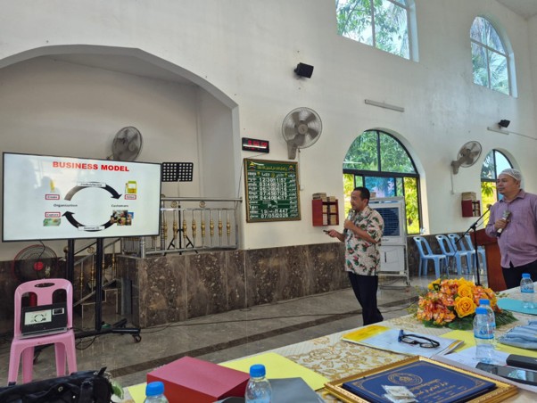 Dorong Jiwa Kewirausahaan, Dosen UMY Bekali Siswa di Kamboja Strategi Bisnis Global