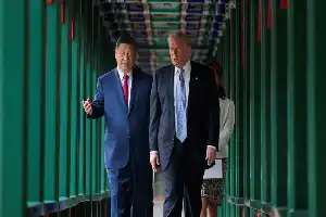 La guerra fría tecnológica entre EE. UU. y China se intensifica: Indonesia vigila el impacto económico y el acceso a la IA