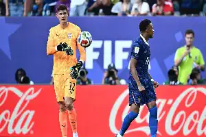 La controversial acción de Kylian Mbappé y el portero de Paraguay se vuelve viral en el Mundial 2026