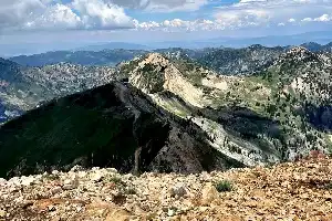 Senderista estadounidense muere alcanzado por un rayo cerca de la cima más alta del condado de Salt Lake