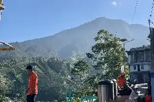 Search for Two Missing Teenagers on Mount Bismo Hindered by Dense Vegetation