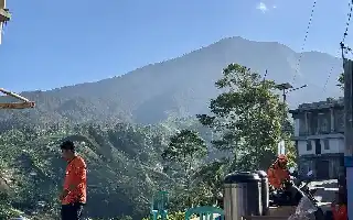 Search for Two Missing Teenagers on Mount Bismo Hindered by Dense Vegetation