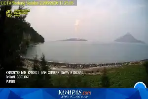 Вулканічна активність зростає: доступ до сходження на вулкан Анак-Кракатау тимчасово закритий