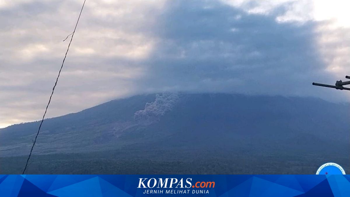 Gunung Semeru Muntahkan Awan Panas Sejauh 4 Kilometer, BPBD Pastikan Wilayah Hunian Tetap Aman