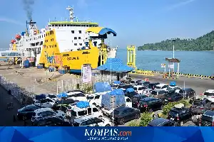 Aumenta la actividad del volcán Anak Krakatau, la autoridad portuaria confirma la normalidad en la travesía Merak-Bakauheni