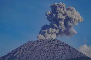La actividad volcánica del monte Semeru sigue siendo alta, el PVMBG mantiene el estado de alerta