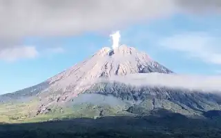 Mount Semeru Restless Again, Four Eruptions Spew Ash Column Up to 1 Kilometer