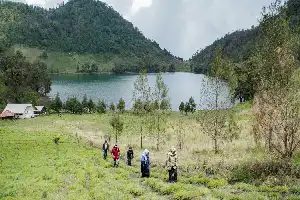 En respeto a los rituales tradicionales tengger, la Gran Oficina del Parque Nacional TNBTS cierra temporalmente los ascensos al Monte Semeru