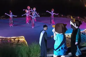 Dusun Bambu da vida a la leyenda de Kabayan para la educación cultural durante las vacaciones escolares