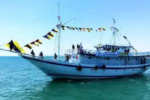 Expanding Healthcare Access, Ksatria Airlangga Hospital Ship Serves Residents of Sumenep Islands