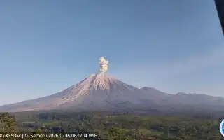 Mount Semeru Records 1,486 Eruptions Throughout 2026, Remains on Alert Status