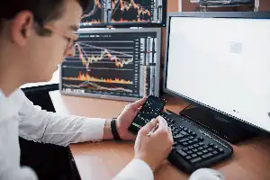 Negative Sentiment in Tech Sector Shadows Asian Markets and IHSG Outlook