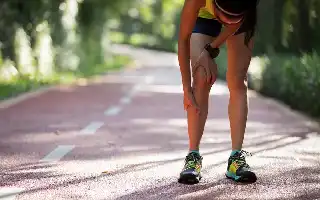 Más que un simple calentamiento: Entendiendo los factores clave detrás de las lesiones deportivas