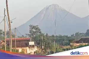 Aktivitas Vulkanik Meningkat, Gunung Semeru Erupsi Tiga Kali dalam Satu Pagi