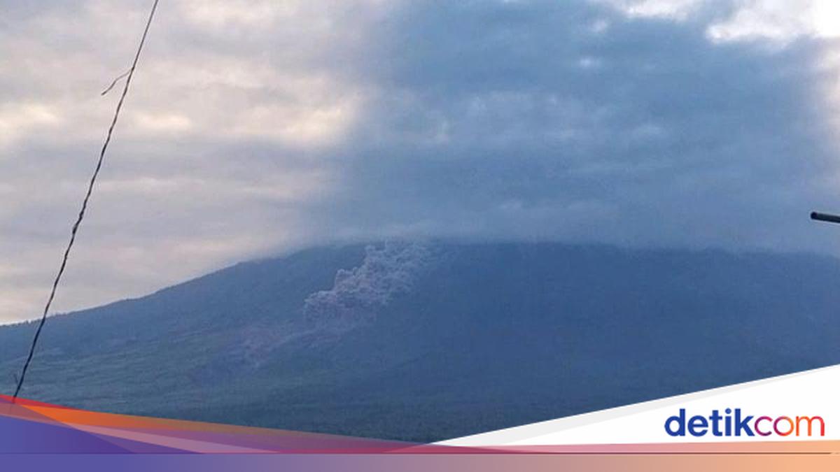 Gunung Semeru Kembali Erupsi, Luncurkan Awan Panas Sejauh 4 Kilometer