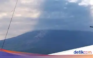 El volcán Semeru entra en erupción de nuevo y expulsa flujos piroclásticos a 4 kilómetros de distancia