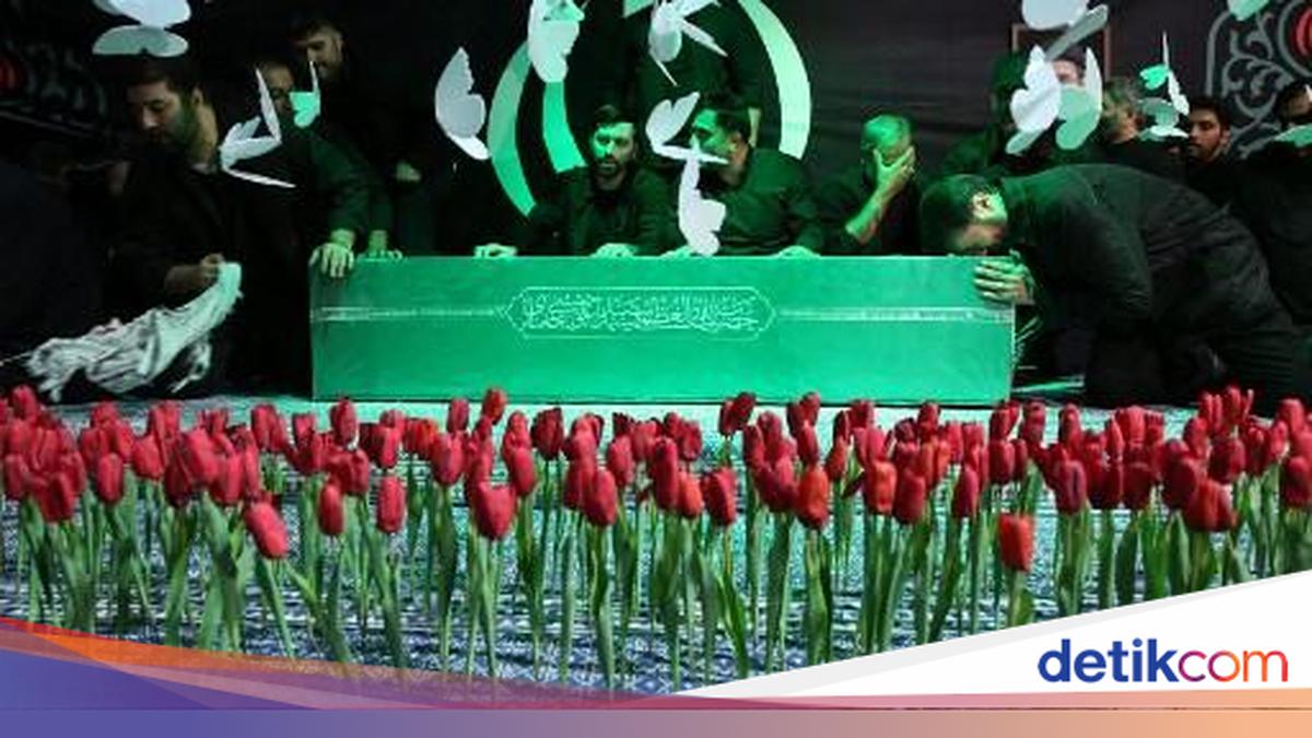 Prosesi Penghormatan Terakhir Ayatollah Khamenei Dimulai di Teheran