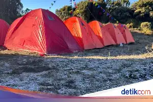 La temperatura en la cima del monte Merbabu cae a menos 1 grado Celsius; piden a senderistas prevenir la hipotermia